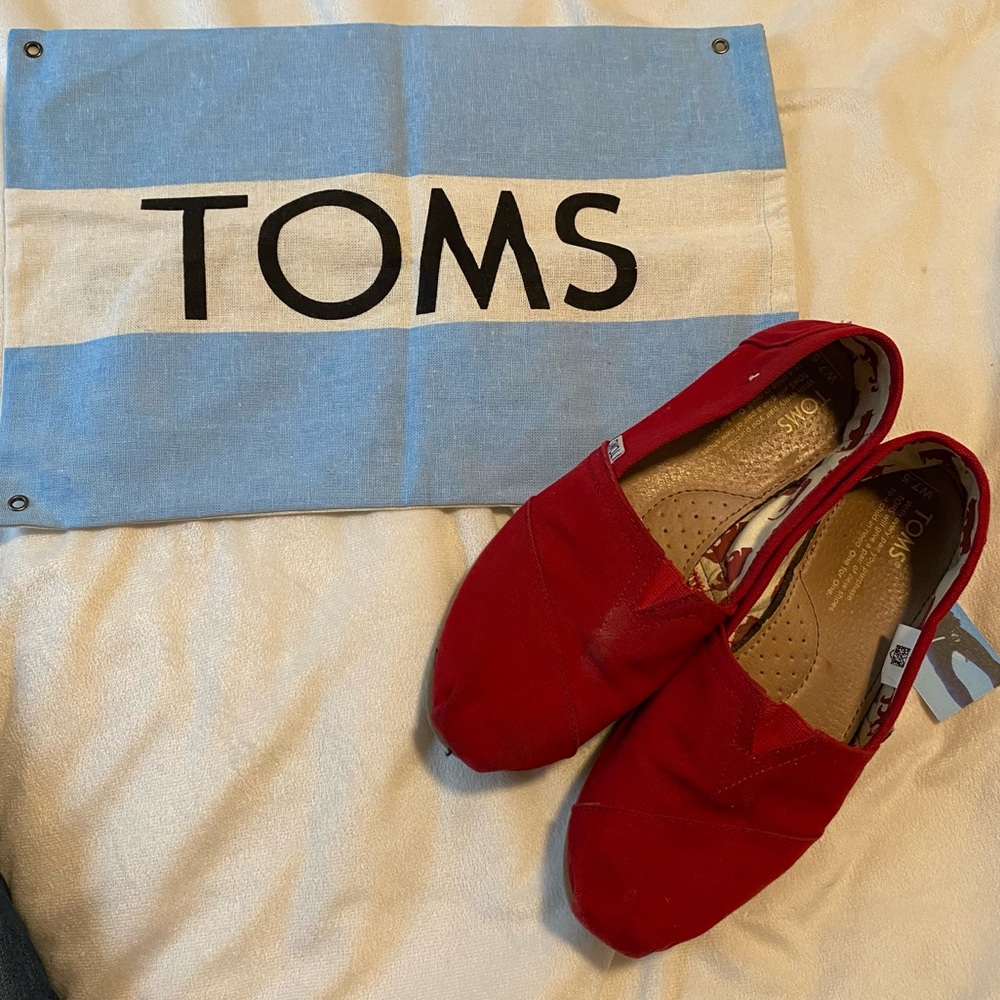 Toms Classic Red Slip On Red Canvas Flats Shoe Sz 7.5